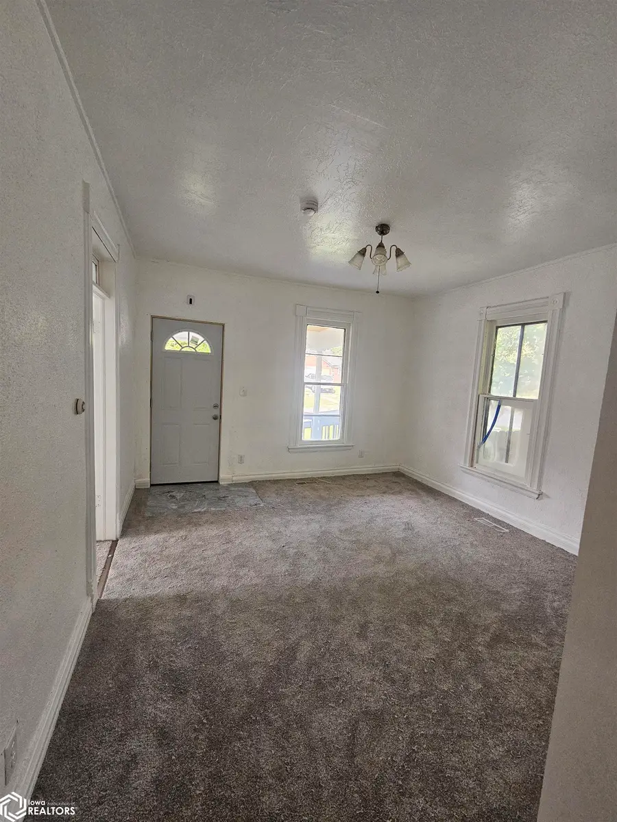 602 W Jefferson Avenue, Fairfield, IA 52556 - Image #2