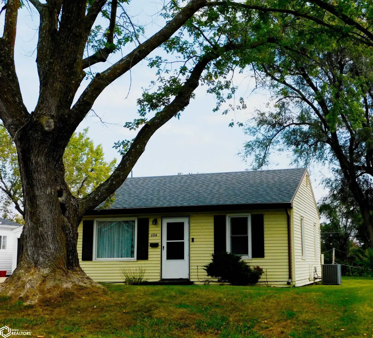 604 E 26th Street S, Newton, IA 50208 - Image #1