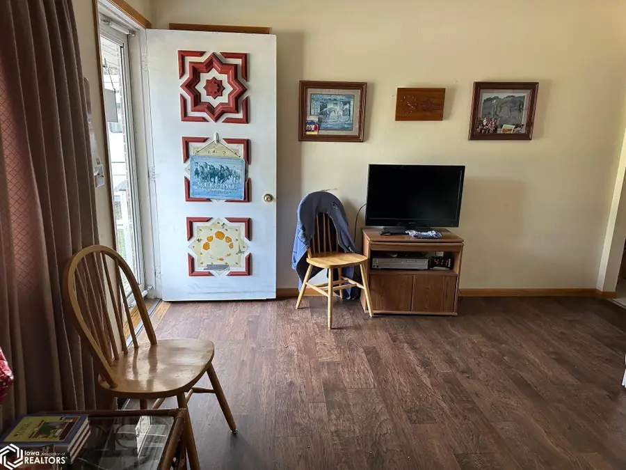 614 N First Street, Knoxville, IA 50138 - #3