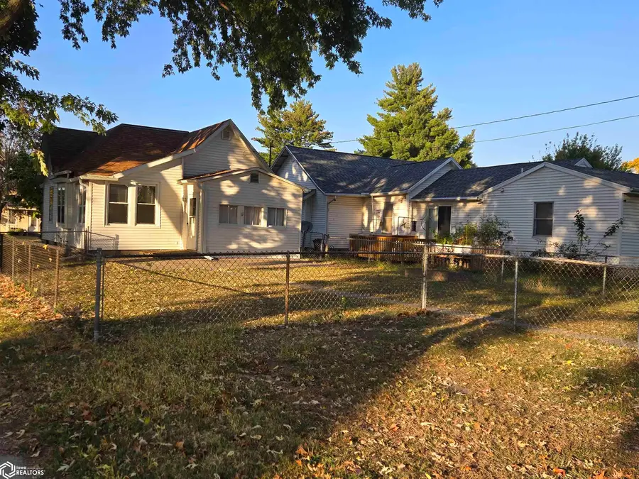 831 Hedge Avenue, Burlington, IA 52601 - Image #2