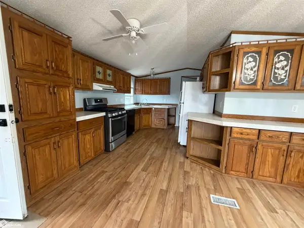 60 W Rock Creek Street W, Kellogg, IA 50135