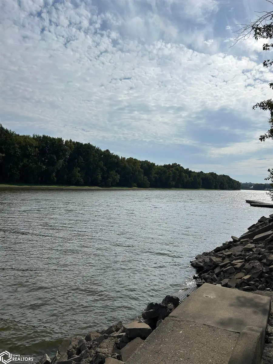 125 Oconnell Beach Road, Burlington, IA 52601 - Image #3