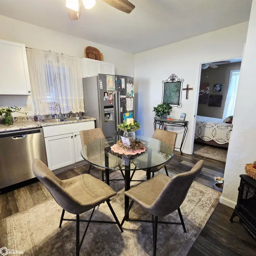 907 G Avenue W, Oskaloosa, IA 52577 - Image #3