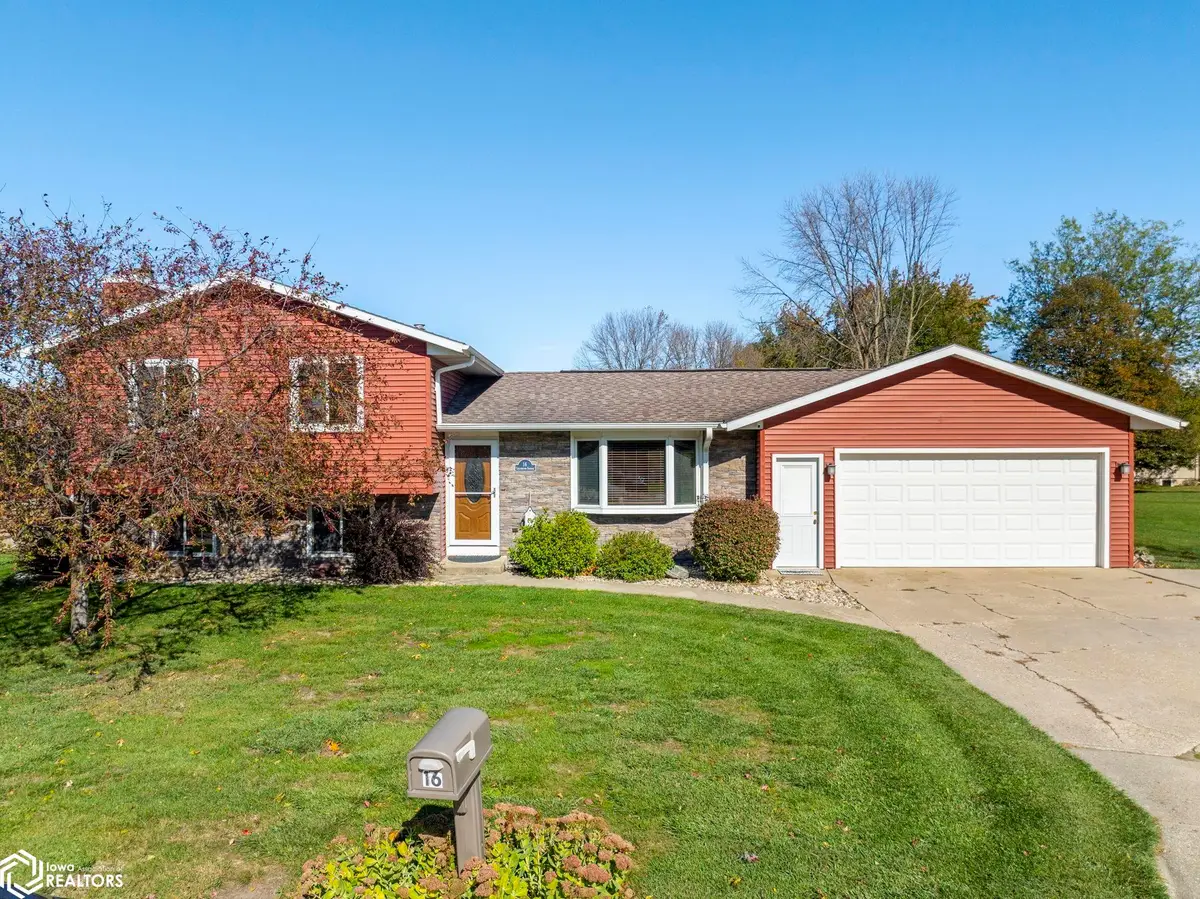 16 Lexington Square, Mason City, IA 50401 - #1