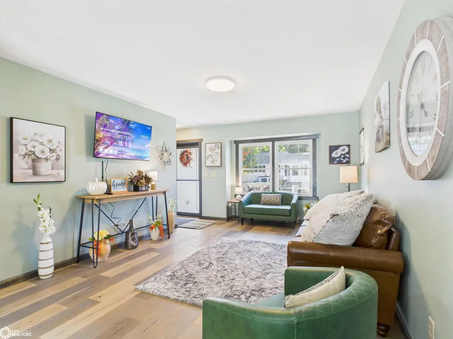 107 Sunflower Drive, Eddyville, IA 52553 - Image #2