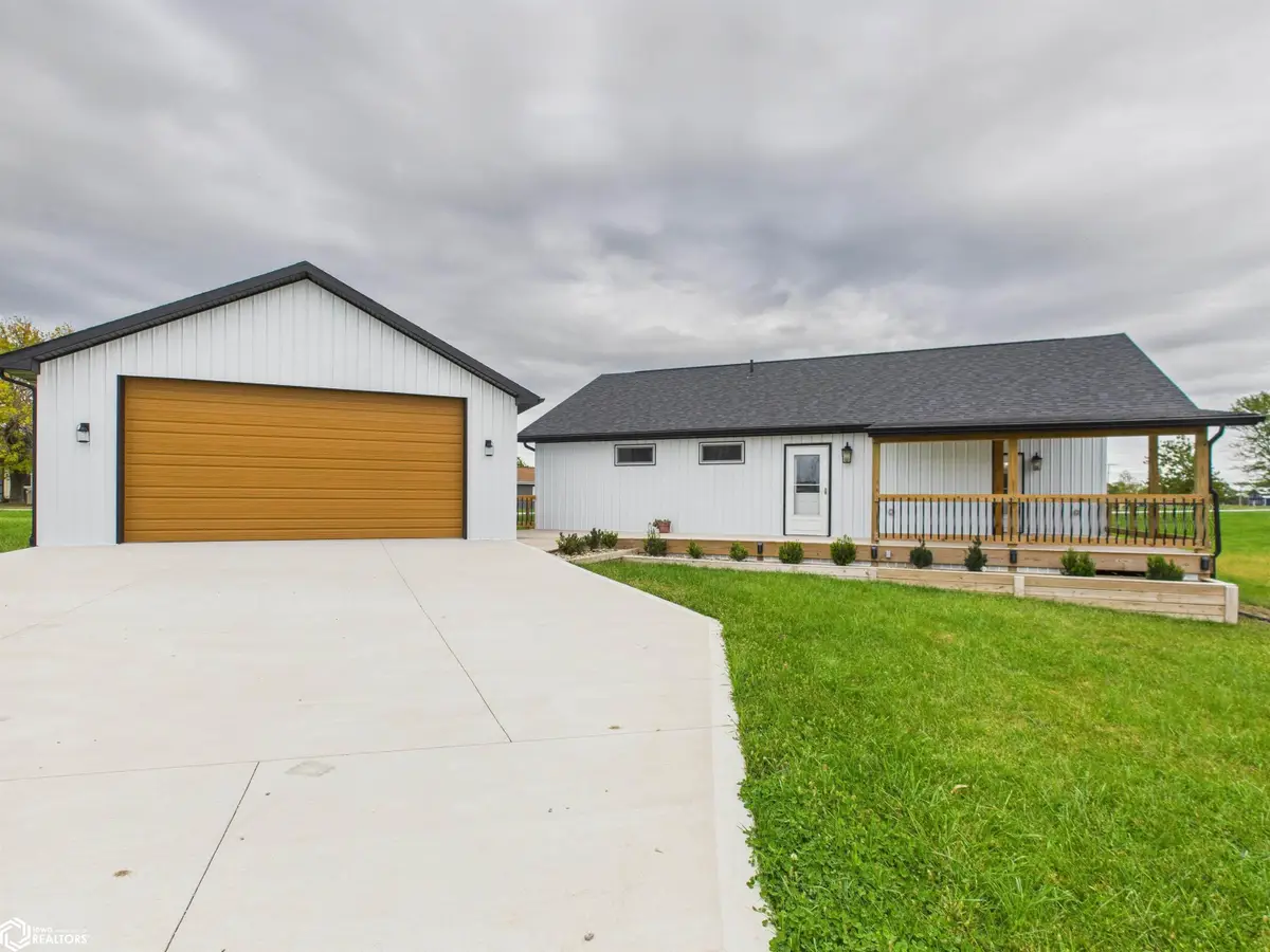 12241 Apache Drive, Moravia, IA 52571 - Image #1