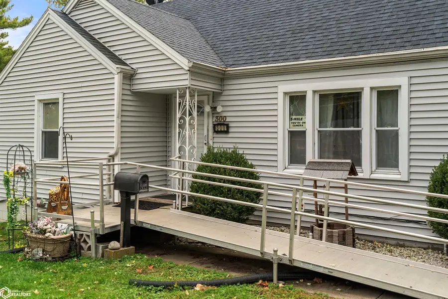 300 Hughes Avenue, Des Moines, IA 50315 - Image #2