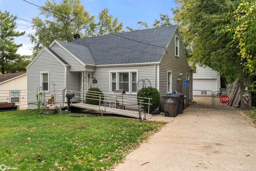 300 Hughes Avenue, Des Moines, IA 50315 - Image #3