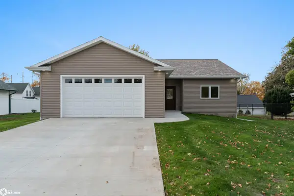 206 1st Avenue N, State Center, IA 50247