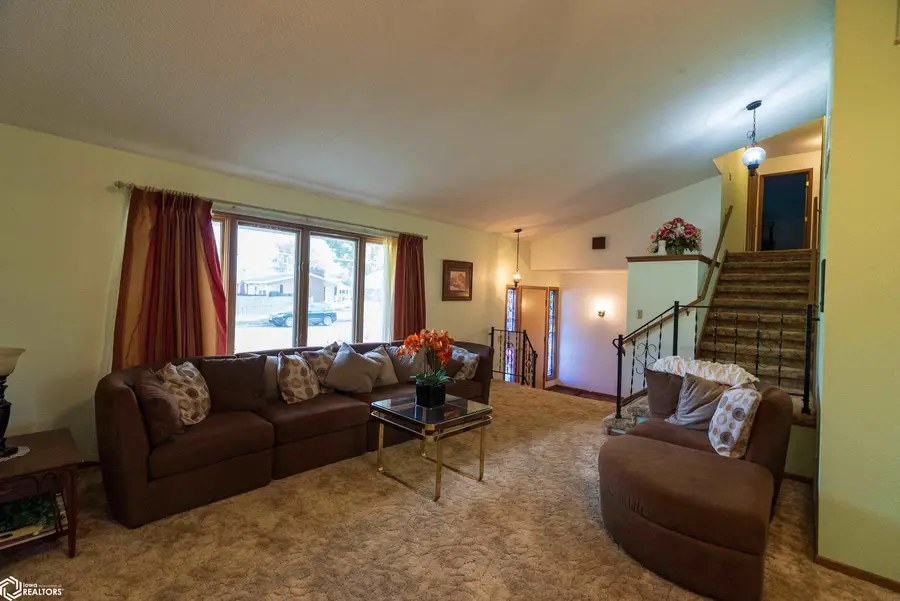 207 N 10th Street, Albia, IA 52531 - Image #3