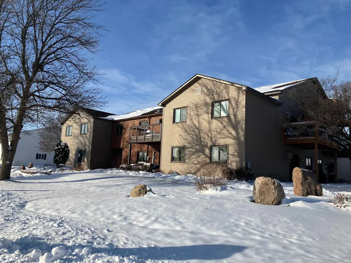 2110 14th Avenue N #204, Clear Lake, IA 50428 - Image #1