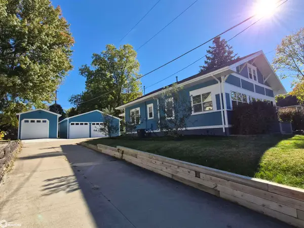 462 N 9th Street, Oskaloosa, IA 52577