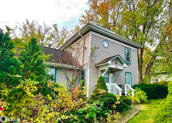 103 S 8th Avenue E, Newton, IA 50208