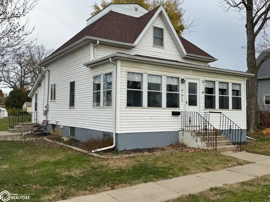 205 E Grace Street, Toledo, IA 52342 - Image #3