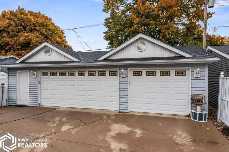 717 E Williams Street, Ottumwa, IA 52501 - Image #2