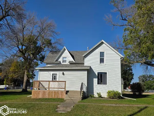627 2nd St, Meservey, IA 50457