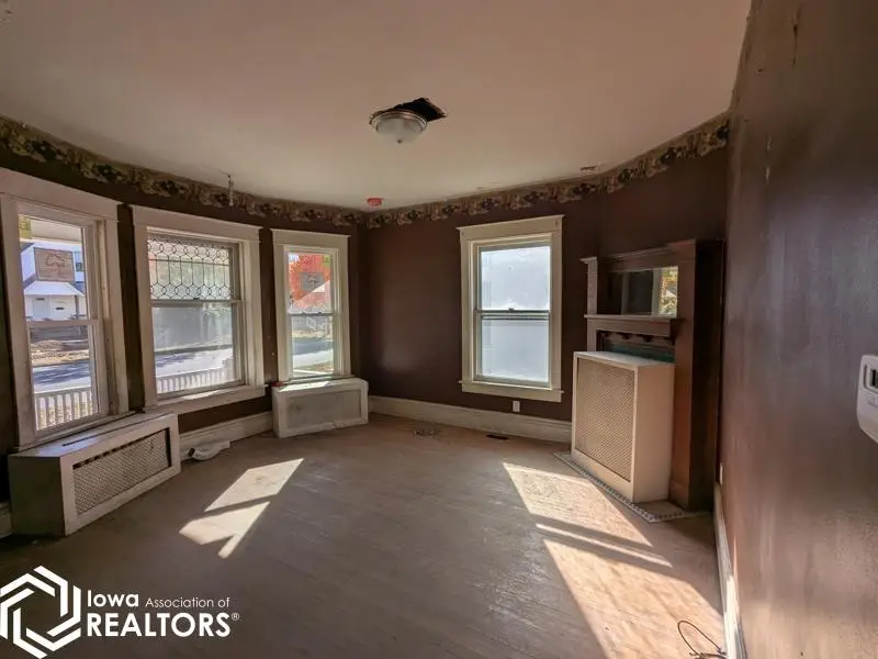 1105 N 8th Street, Burlington, IA 52601 - Image #2