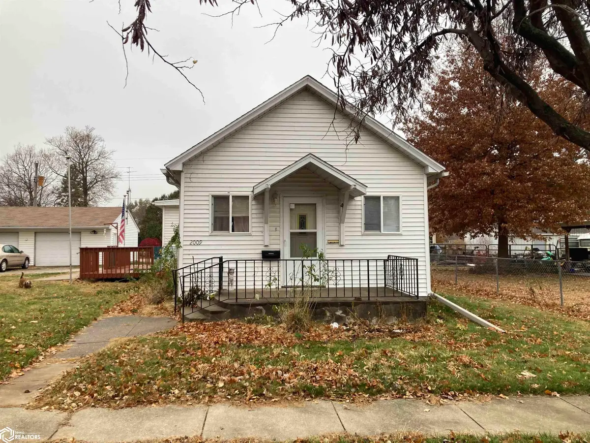 2009 S Central Avenue, Burlington, IA 52601 - Image #1