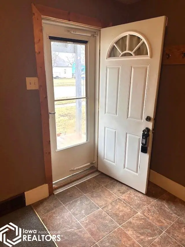 513 S Sheridan Avenue, Ottumwa, IA 52501 - Image #3