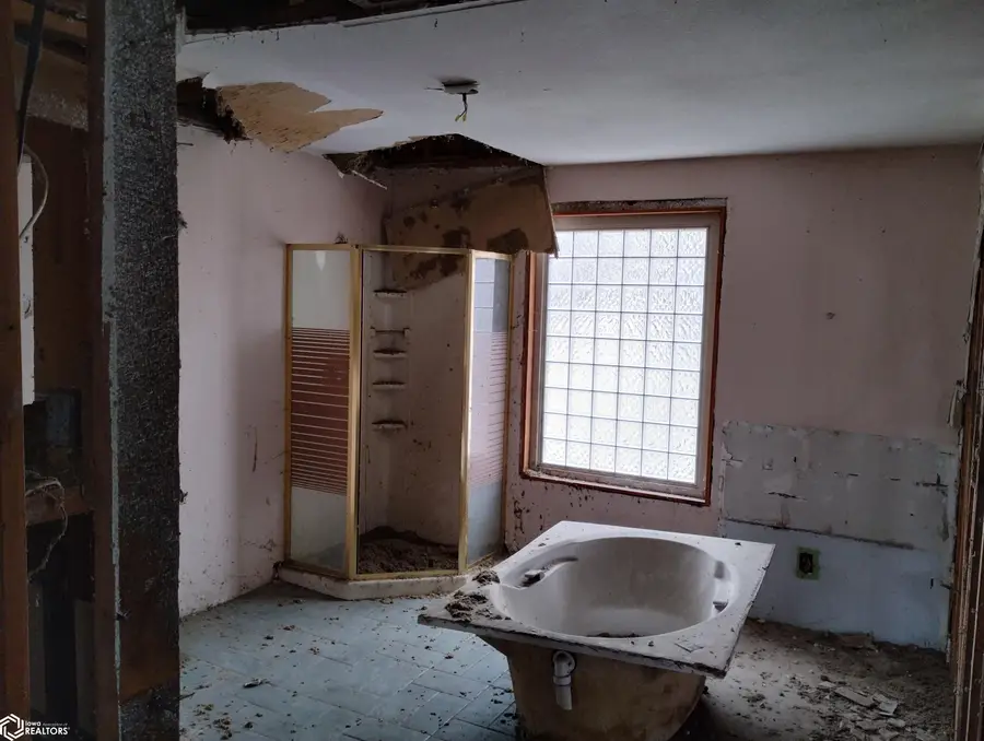 706 W Briggs Avenue, Fairfield, IA 52556 - Image #2