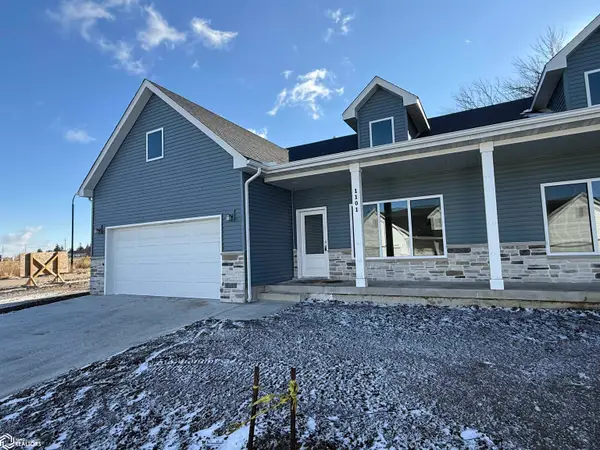 1101 Emerald Cove Drive, Clear Lake, IA 50428