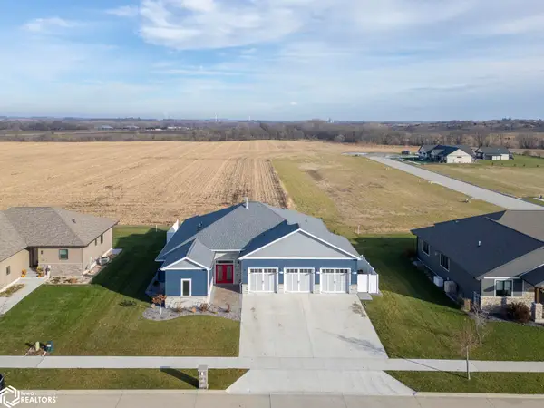 1757 S Illinois Avenue, Mason City, IA 50401