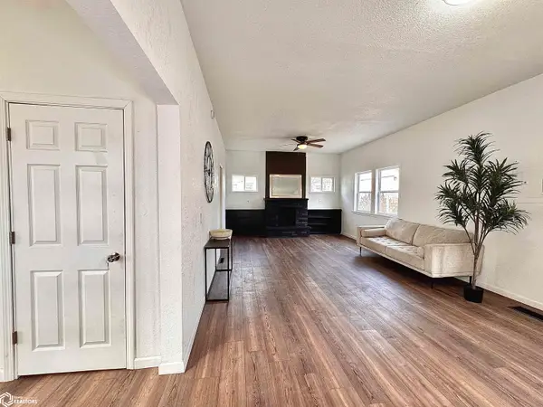 126 S Cooper Avenue, Ottumwa, IA 52501