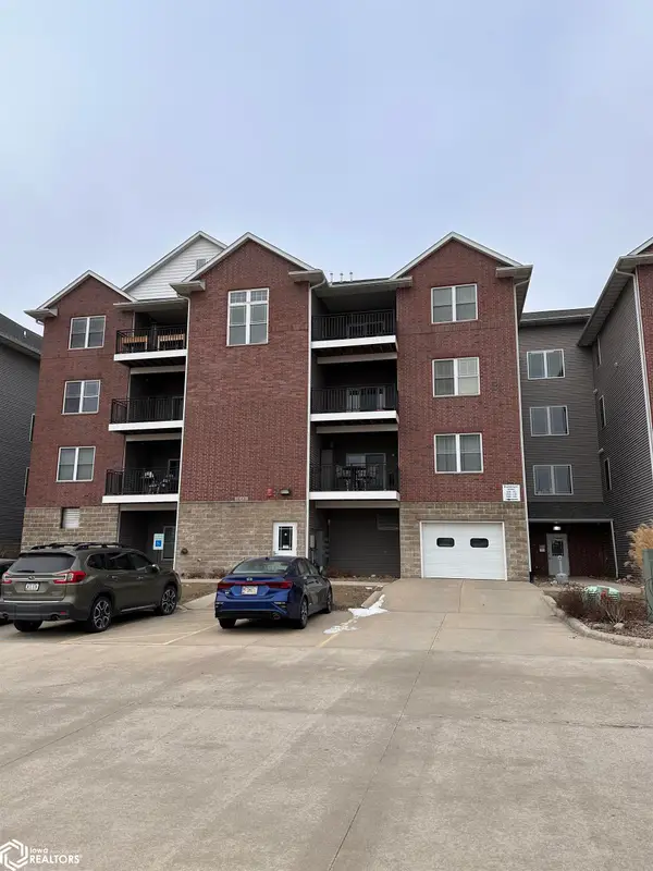 1092 Walnut Avenue #209, Riverside, IA 52327