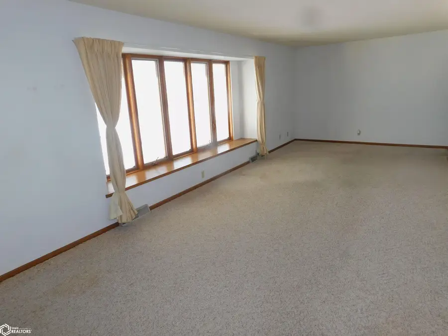 412 Oak Avenue, Charter Oak, IA 51439 - Image #2