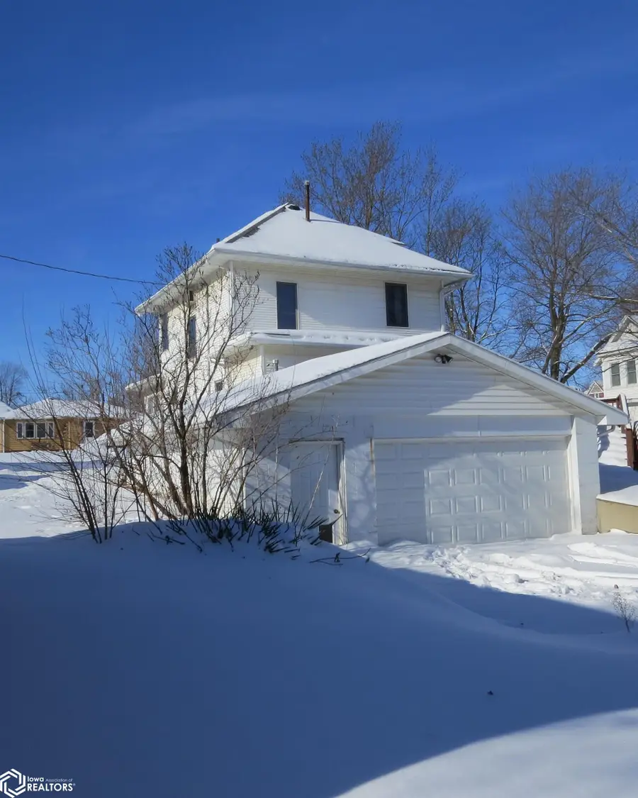 611 Broadway Street, Brooklyn, IA 52211 - Image #3