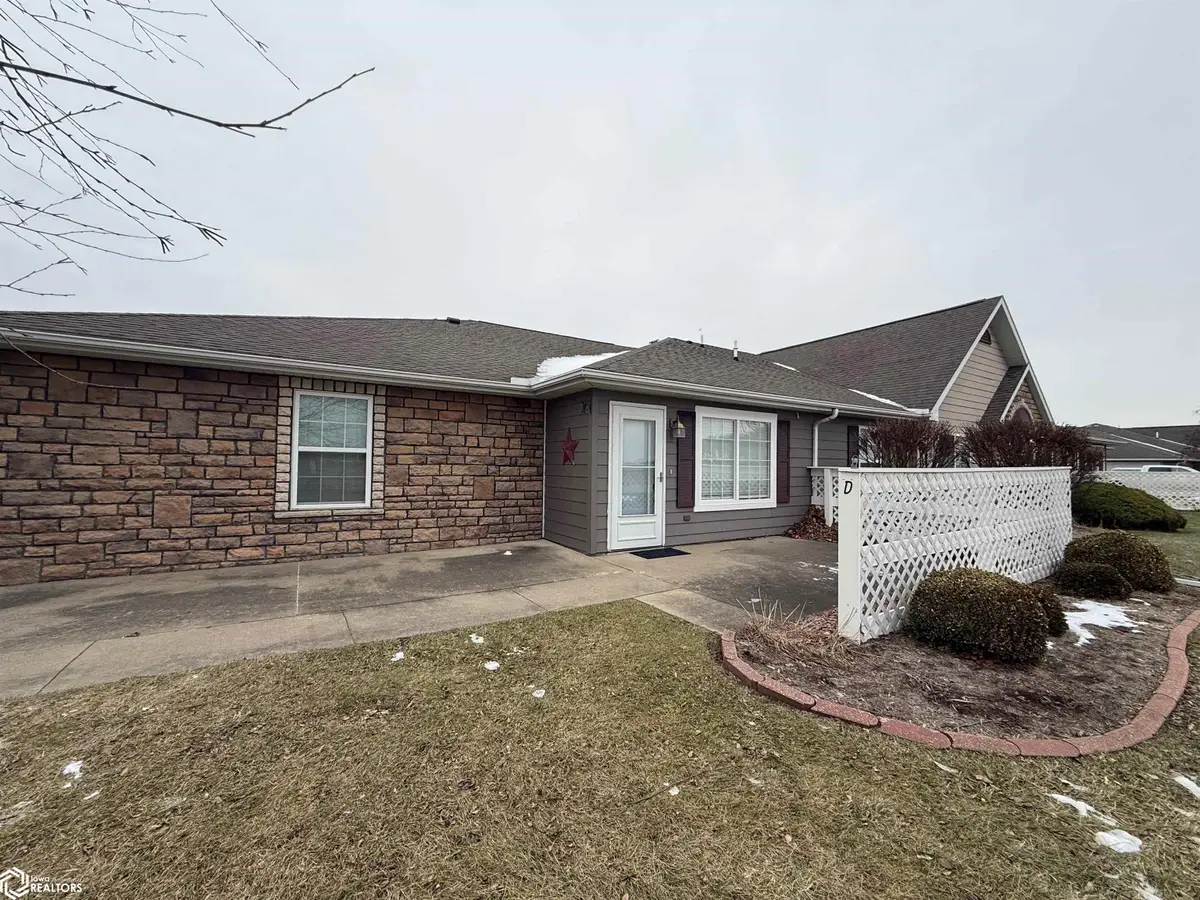 204 Southgate Circle #D, Fairfield, IA 52556 - Image #1