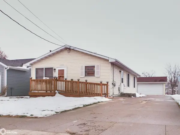 1109 9th Avenue E, Oskaloosa, IA 52577