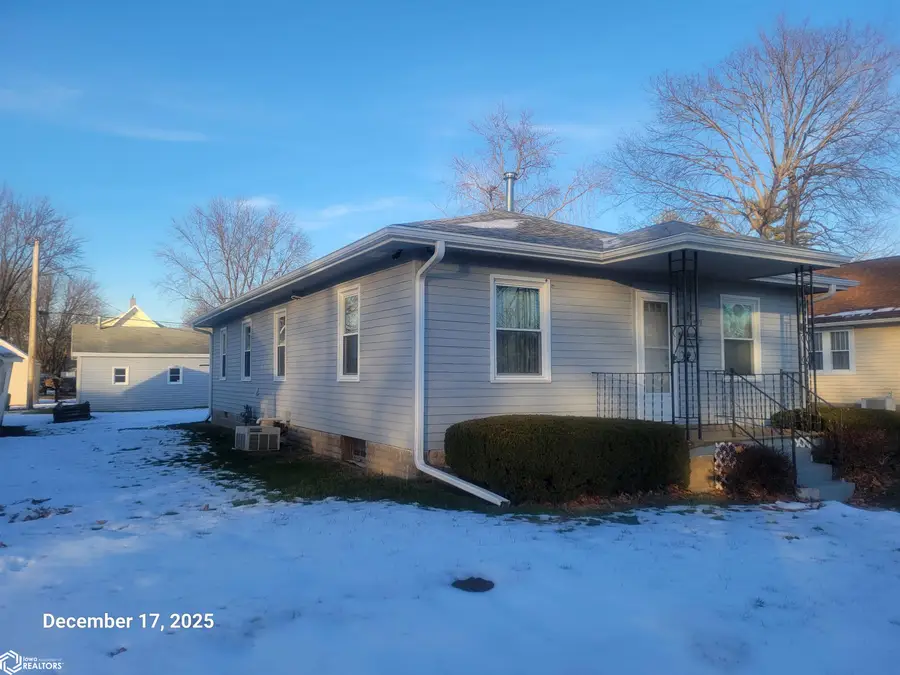 519 W Finley Avenue, Ottumwa, IA 52501 - Image #2