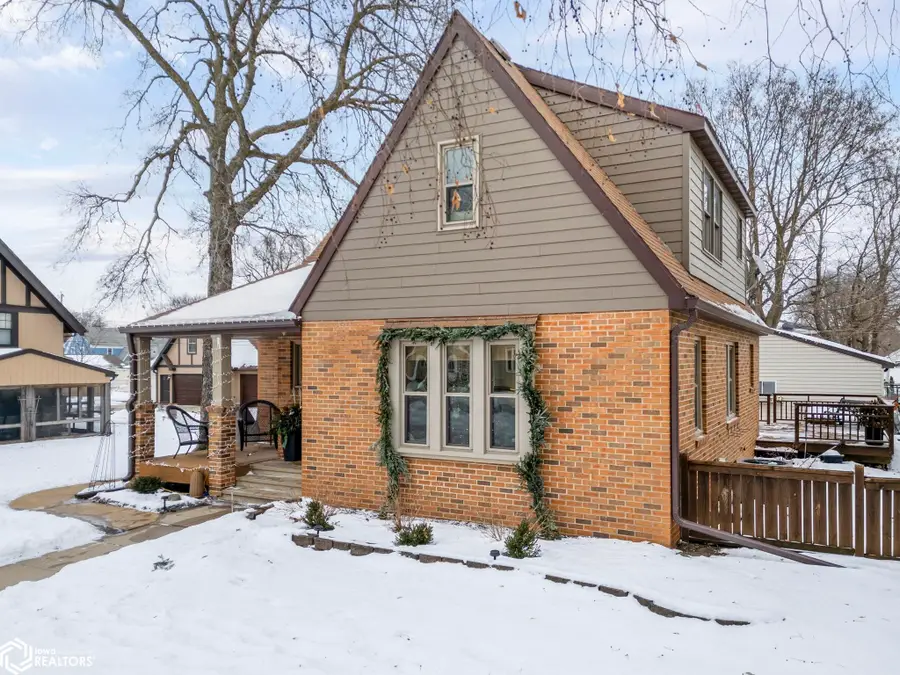 215 S Vermont Avenue, Mason City, IA 50401 - Image #3