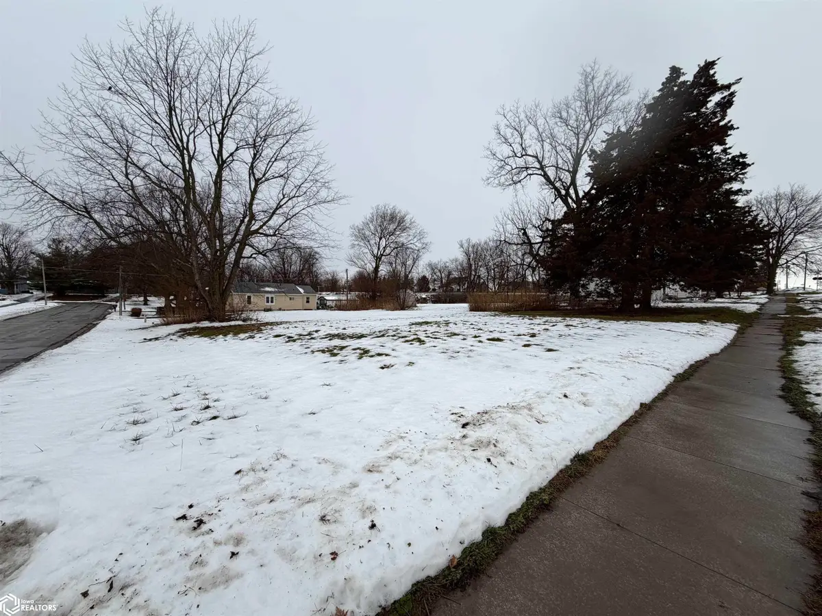 701 Reed Street, Grinnell, IA 50112 - #1