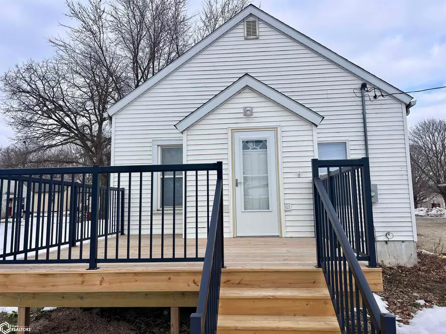 707 E 6th Street, Wellsburg, IA 50680 - #2