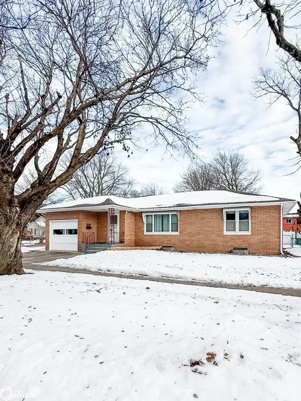 208 5th Avenue Ne, Belmond, IA 50421