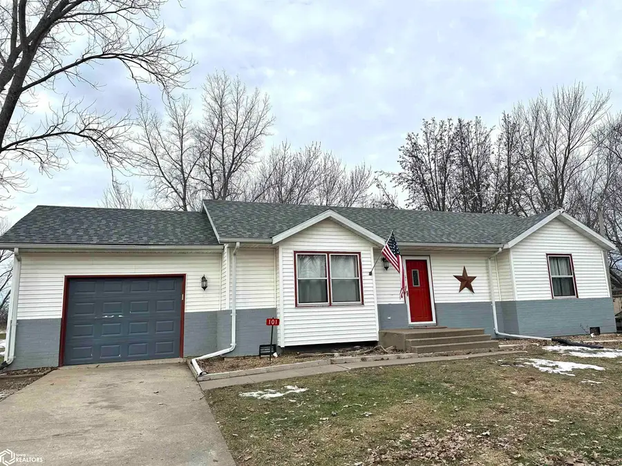 101 N Benbow Street, Hillsboro, IA 52630 - Image #2