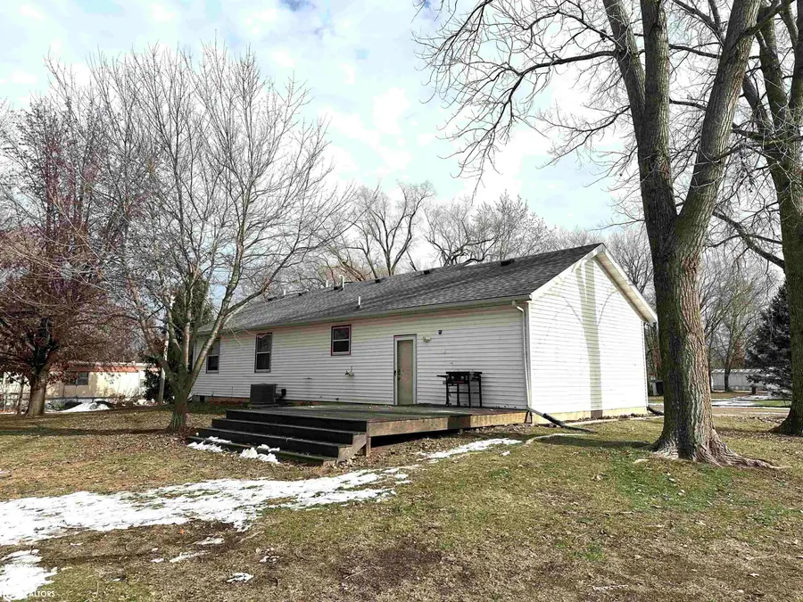 101 N Benbow Street, Hillsboro, IA 52630 - Image #3