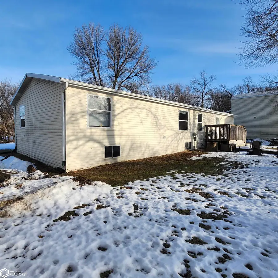 25865 Walleye Dr, Spirit Lake, IA 51360 - Image #2
