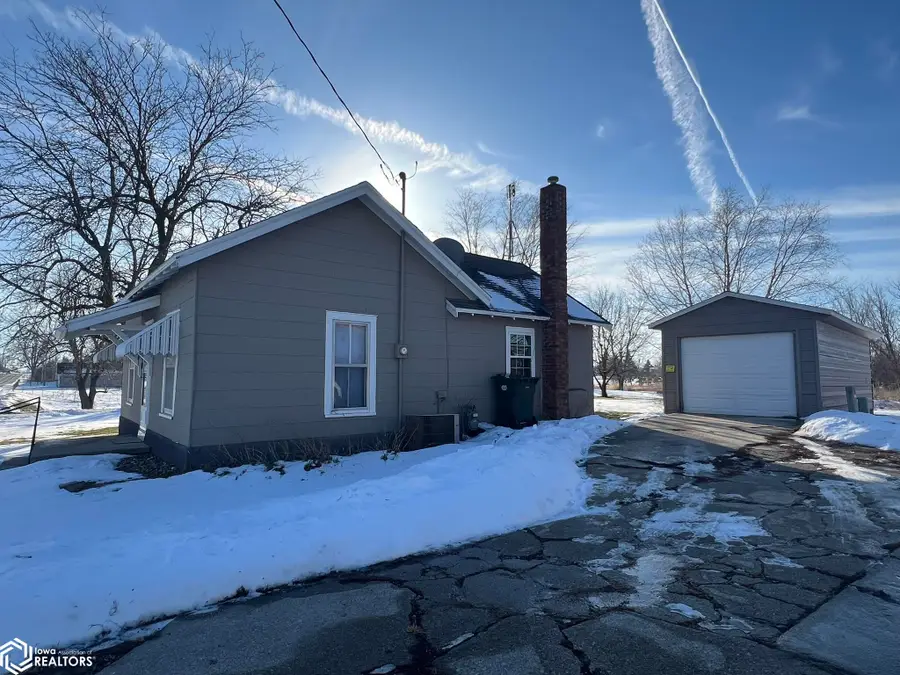 304 S Front Street, Montezuma, IA 50171 - Image #3