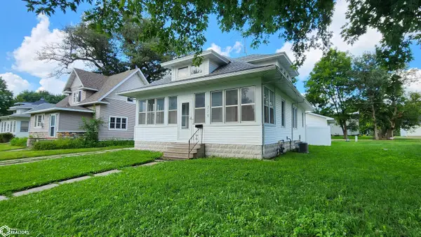 318 E Walnut Street, Manly, IA 50456