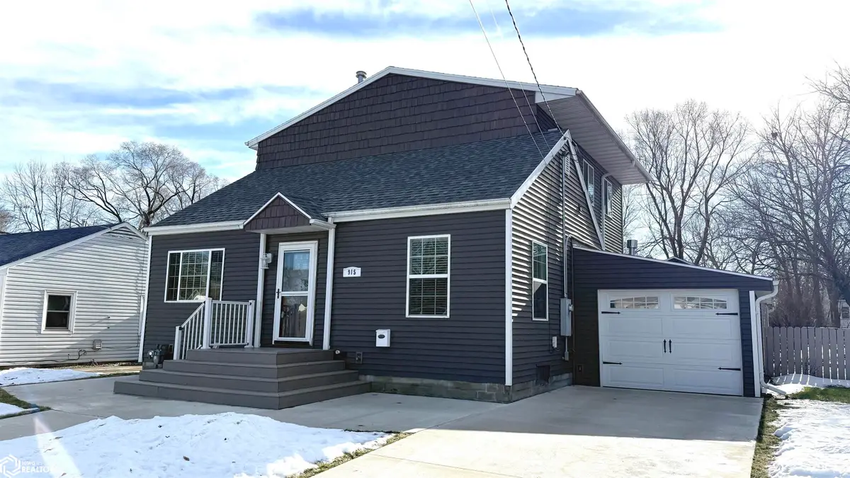 915 9th Street Ne, Mason City, IA 50401 - Image #1