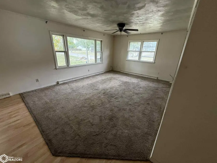 514 W Vine Street, Mount Pleasant, IA 52641 - #3