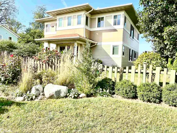 2040 Sapphire Lane #2, Fairfield, IA 52556