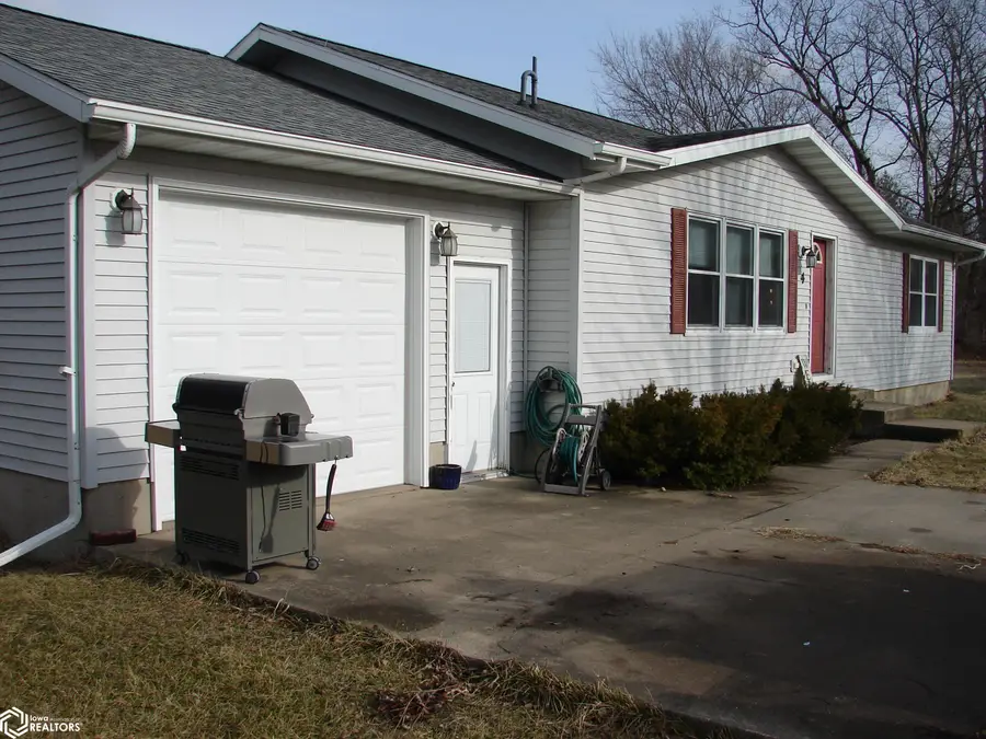 4 Jacara Dr., Mediapolis, IA 52637 - Image #3
