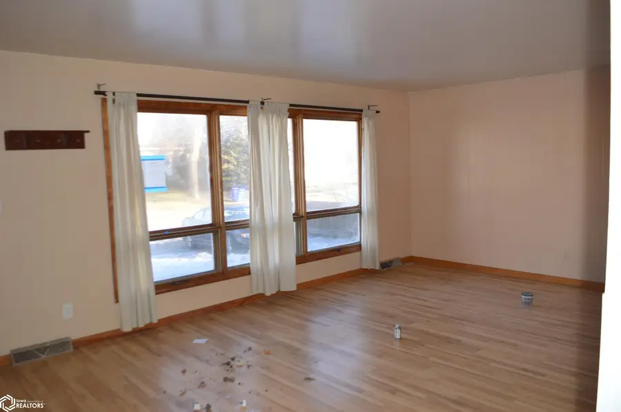 255 Center Street W, Britt, IA 50423 - Image #3