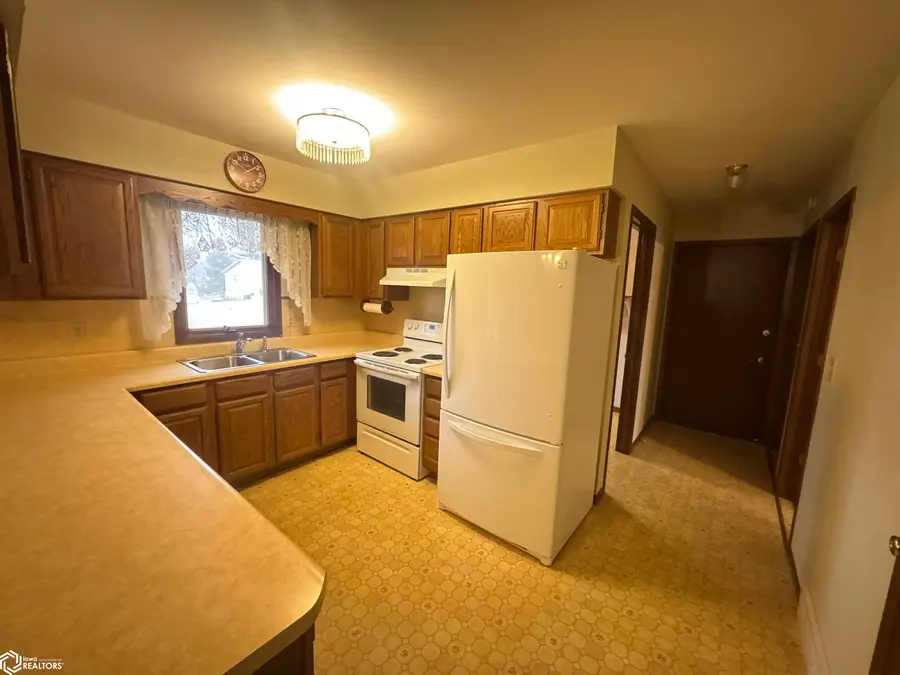 626 N 3rd Street, Centerville, IA 52544 - Image #2