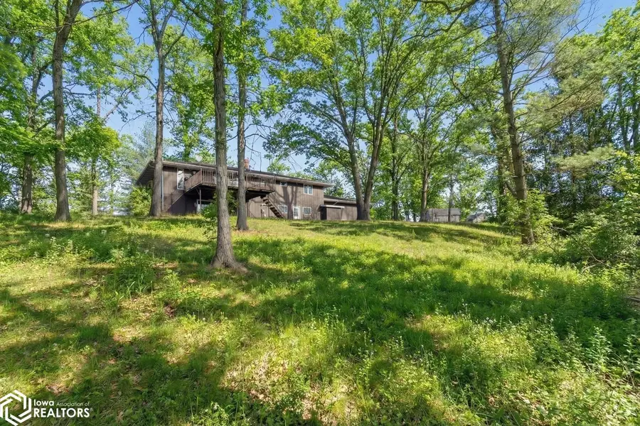 11779 Greenwood Drive, Burlington, IA 52601 - Image #2