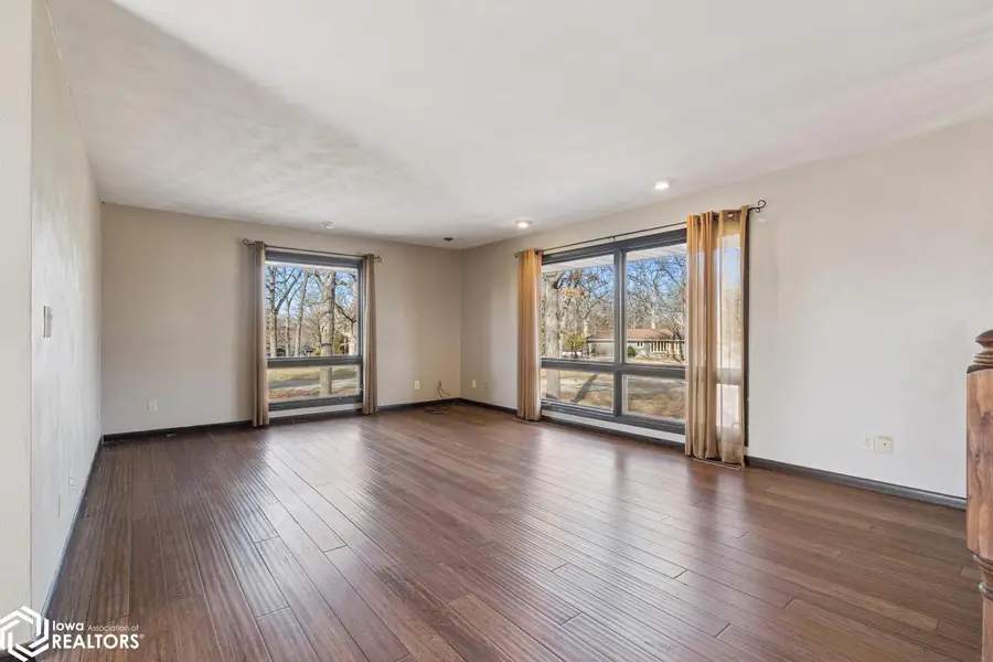 11779 Greenwood Drive, Burlington, IA 52601 - Image #3